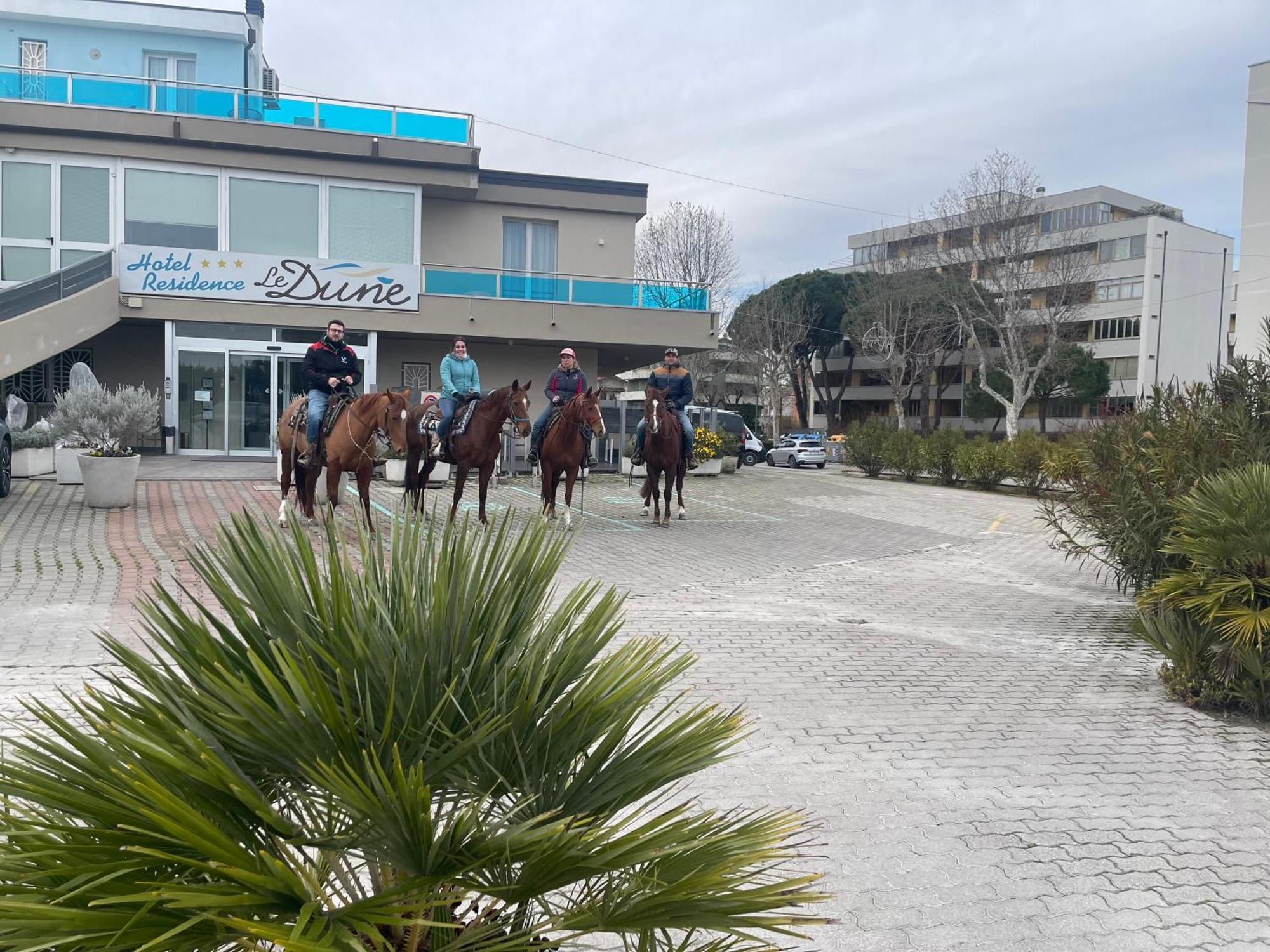 Hotel-Residence-B&B Le Dune Beach Service Included Lido Adriano Exterior foto